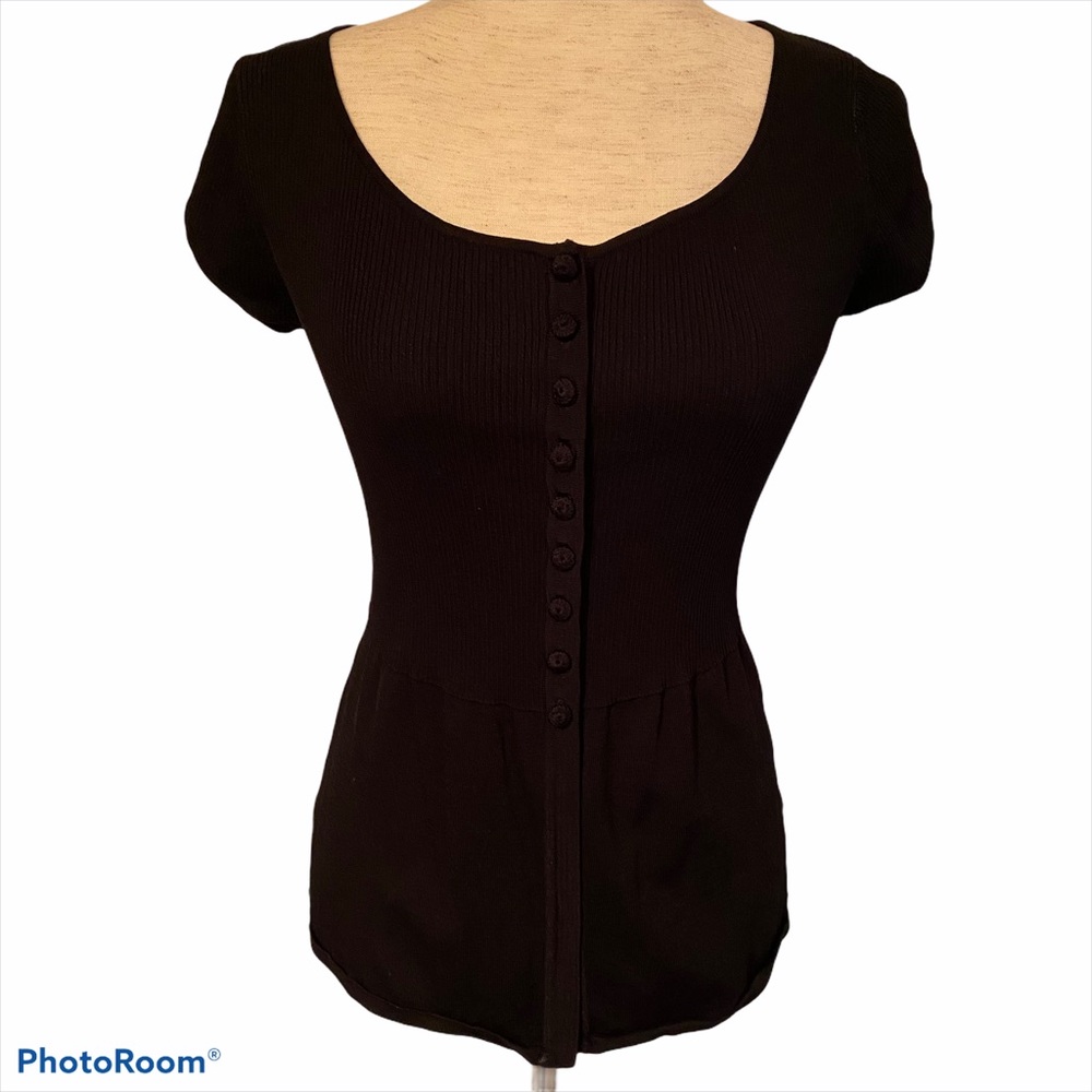 LINDA MATTHEWS TOP TEE SCOOP NECK BLACK FINE RIB BUTTON CLOSE Size S